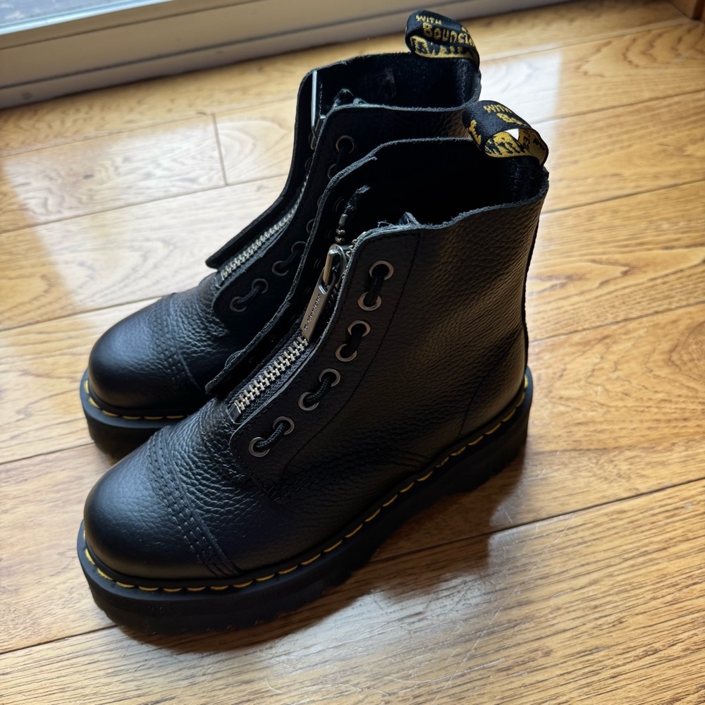 Dr. Martens Sinclair Boots - Black